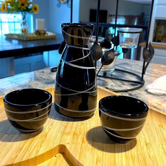 Black and White Saki Set Bottle and Two Cups Ceramic - Picture 1 of 4